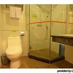 Super 8 Hotel Beijing Lai Guang Ying